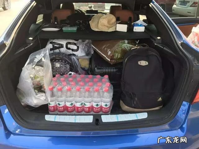 车后备箱能放矿泉水吗 后备箱为什么要放一箱水