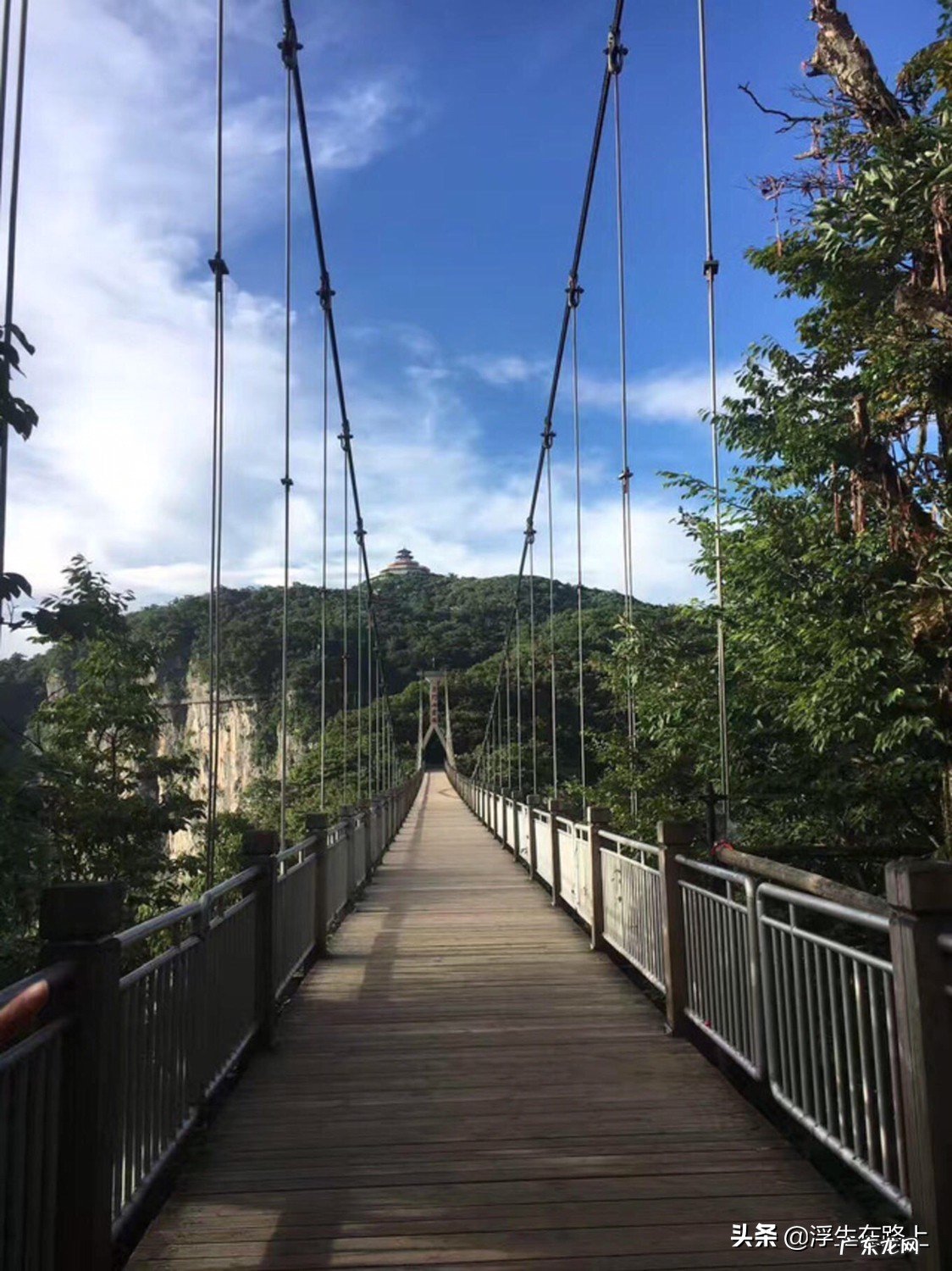 张家界天门山如何安排游玩最合理?门票在哪里可以预订?