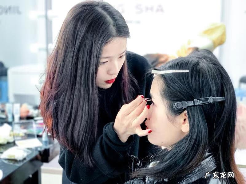 学美容去哪里学 学美容化妆去哪里学比较好