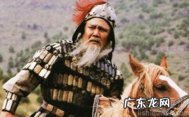 黄忠拿的武器叫什么名字 黄忠年轻时候厉害吗