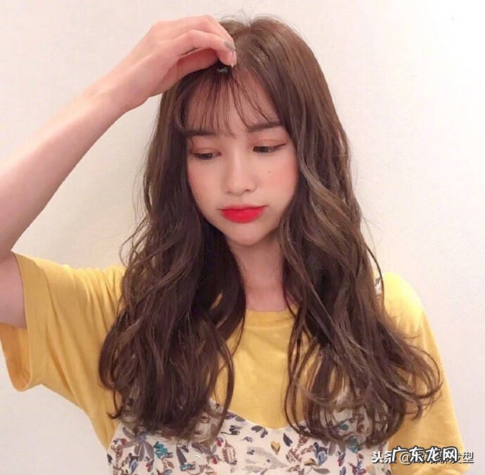 额头窄适合烫什么发型 适合额头窄的发型图片