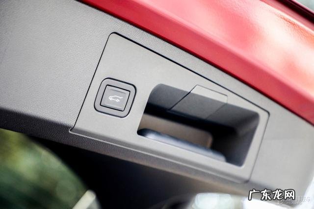 凯迪拉克汽车图片及参数配置表 试驾2022款凯迪拉克XT4