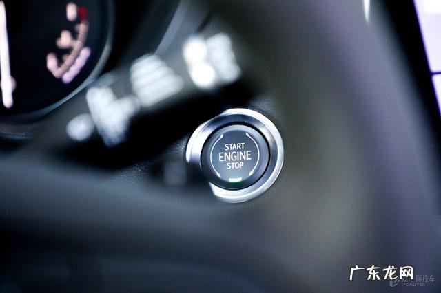 凯迪拉克汽车图片及参数配置表 试驾2022款凯迪拉克XT4