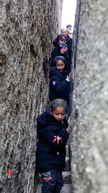 风水左边有水代表什么 风水湖水从左往右流说法是