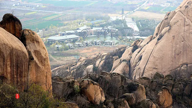 风水左边有水代表什么 风水湖水从左往右流说法是