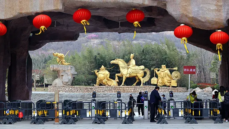 风水左边有水代表什么 风水湖水从左往右流说法是