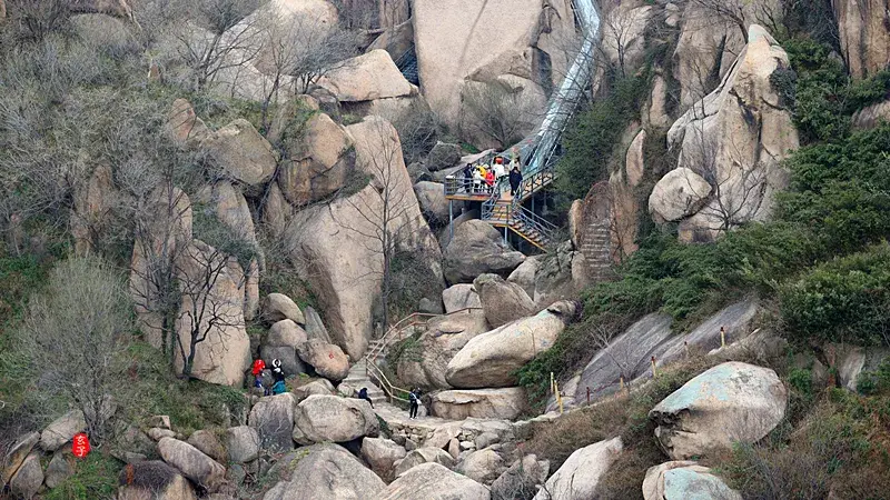 风水左边有水代表什么 风水湖水从左往右流说法是