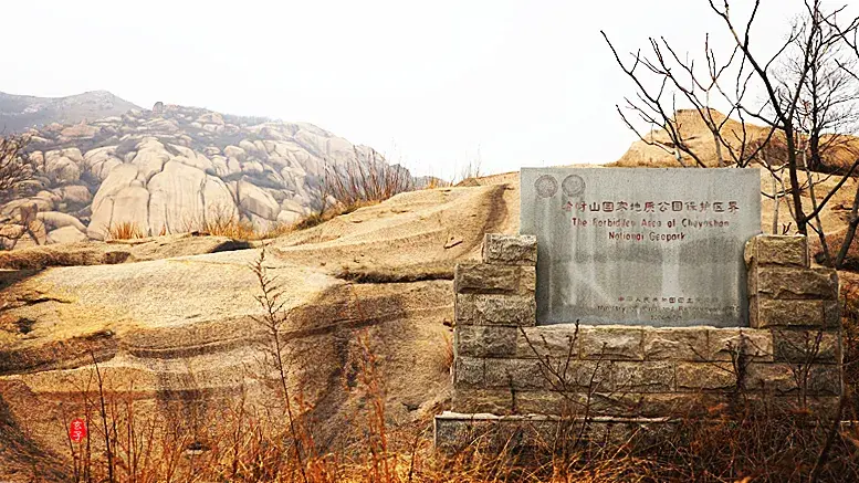 风水左边有水代表什么 风水湖水从左往右流说法是