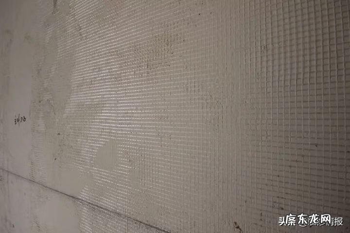 院墙用铁丝网围起来风水 铁丝网门头装修效果图