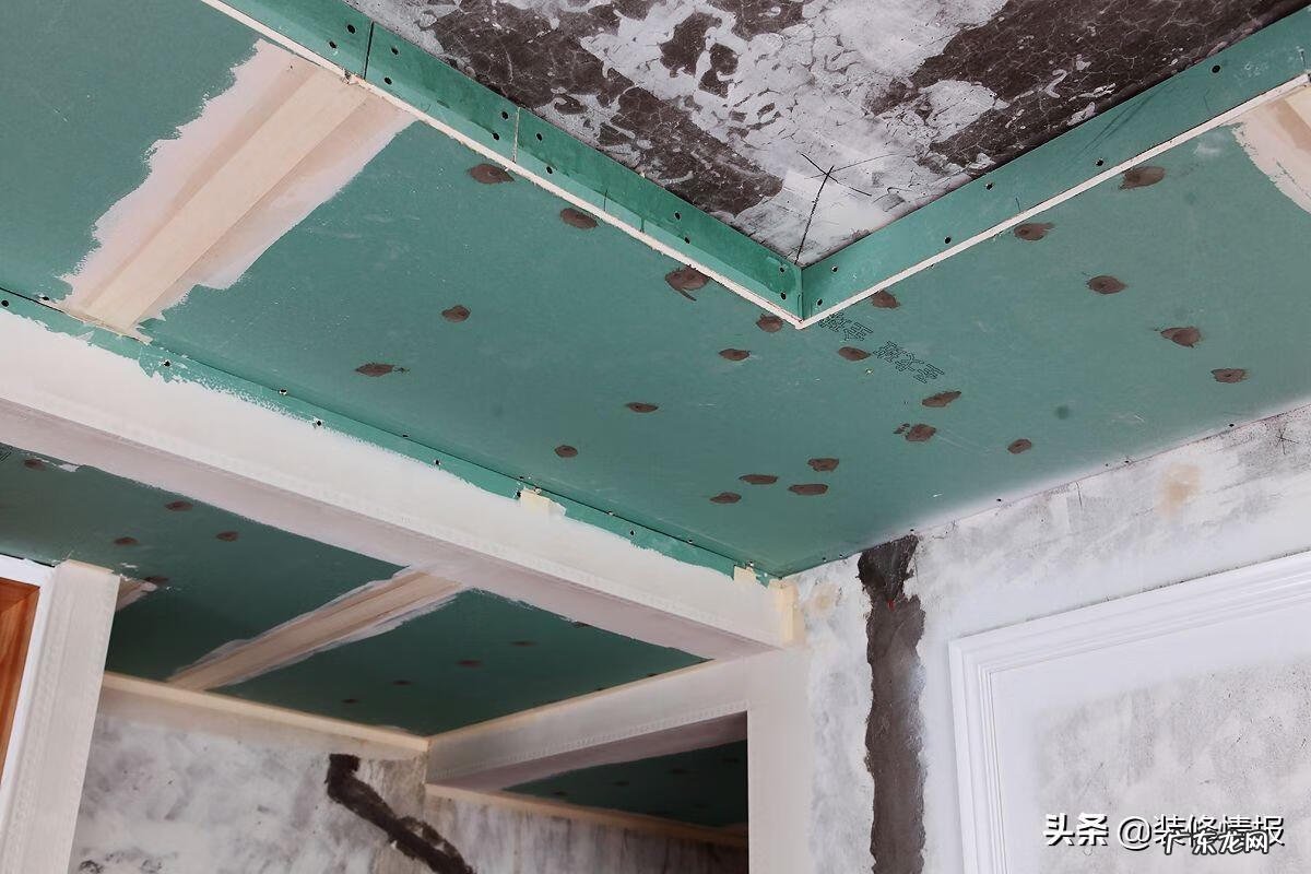 院墙用铁丝网围起来风水 铁丝网门头装修效果图