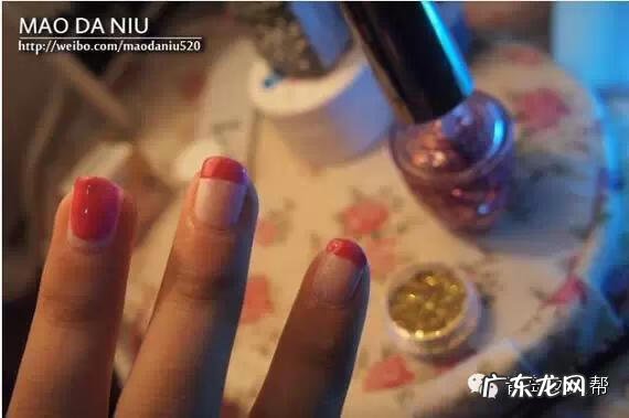 光疗甲做法步骤 光疗甲的做法步骤