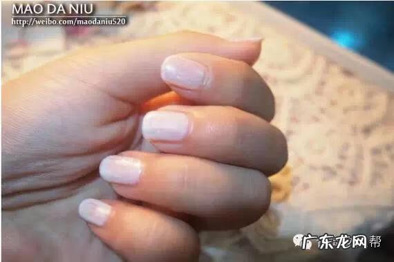 光疗甲做法步骤 光疗甲的做法步骤