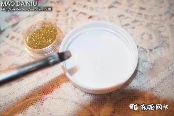 光疗甲做法步骤 光疗甲的做法步骤