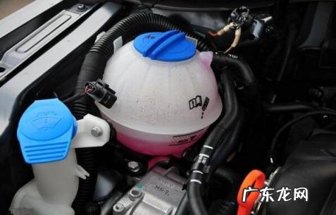 汽车冷凝器前面的架子叫什么 汽车水箱在哪里