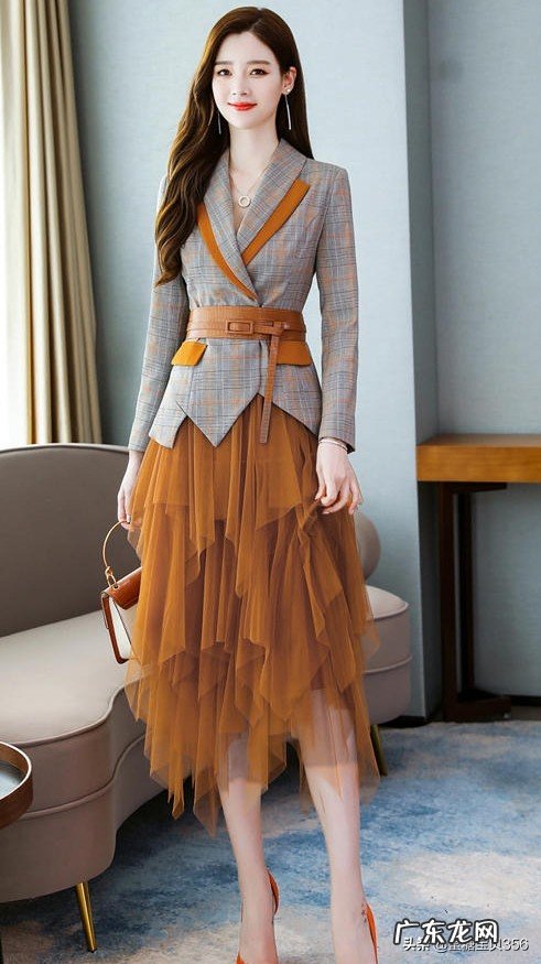 三十来岁的女人适合穿什么风格的服装?