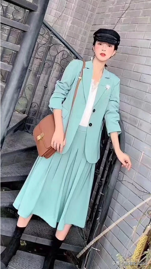 三十来岁的女人适合穿什么风格的服装?