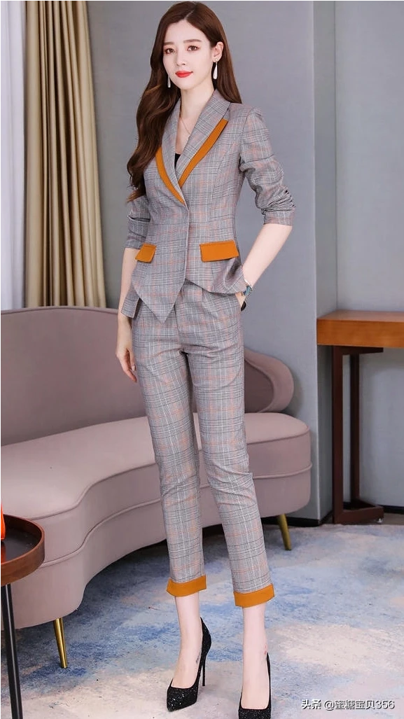 三十来岁的女人适合穿什么风格的服装?