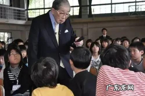 105岁“国宝医师”日野原重明养生秘诀:6个习惯,活过百年