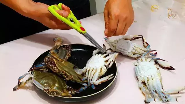 螃蟹大概需要蒸多长时间 螃蟹需要蒸几分钟才好吃