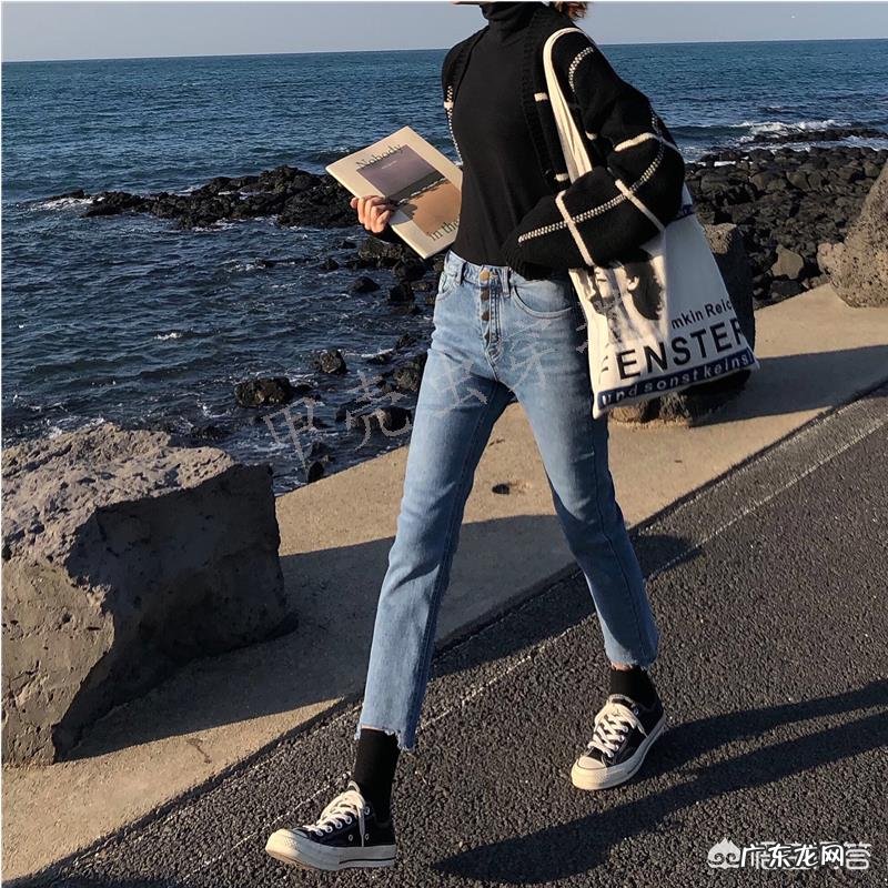 很喜欢牛仔裤,开春有哪些舒适又时尚的牛仔裤穿搭?日常百搭一些的?