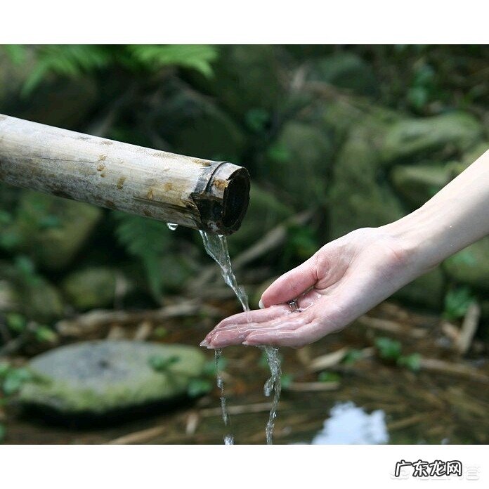 如何用成语“开门见山”写一首藏头诗?