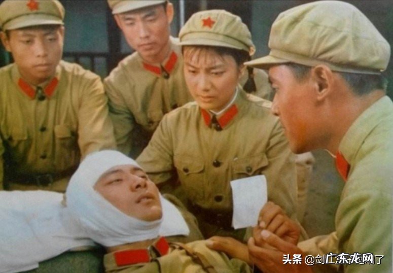 小时候看电影,无意间看到某个恐怖镜头,至今记忆尤深的有哪些?