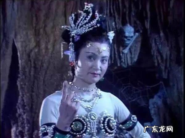 小时候看电影,无意间看到某个恐怖镜头,至今记忆尤深的有哪些?