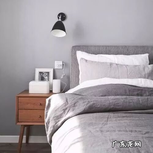 床头放台灯的风水 床头灯放什么风水讲究