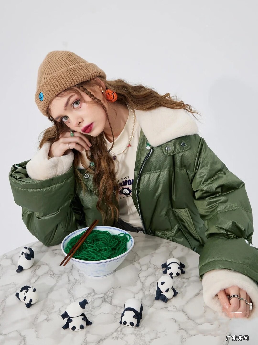 羽绒服上的油渍怎么洗 羽绒服 油渍怎么洗