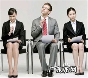 职场应聘面试自我介绍简短 职场面试自我介绍简单范文