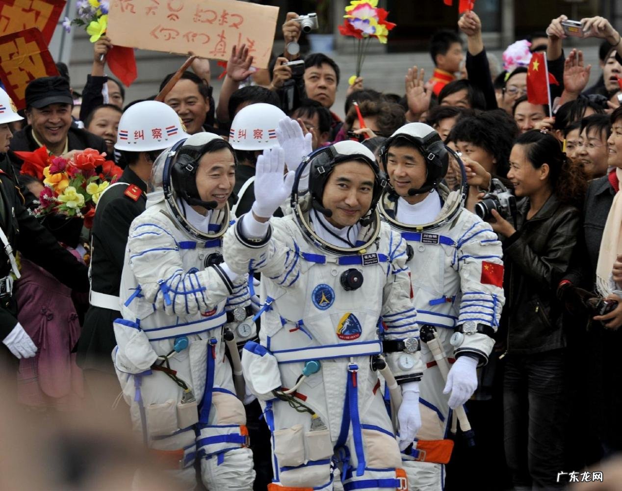 2008神舟七号宇航员是谁 神舟七号宇航员是谁驾驶的