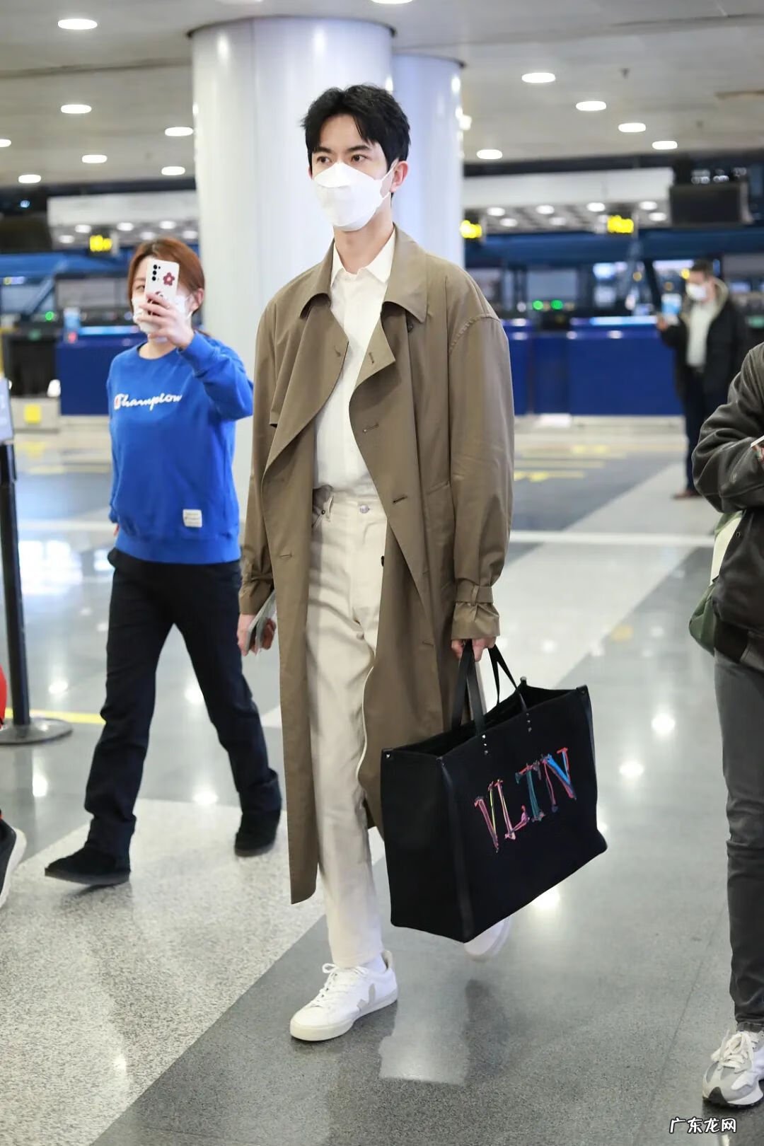 男士风衣怎么搭配好看 男风衣怎么搭配好看