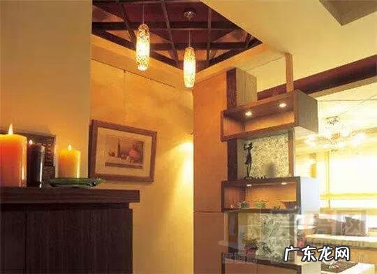 狗睡床上暗示什么风水 中国人睡床上暗示什么风水