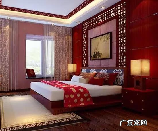 狗睡床上暗示什么风水 中国人睡床上暗示什么风水