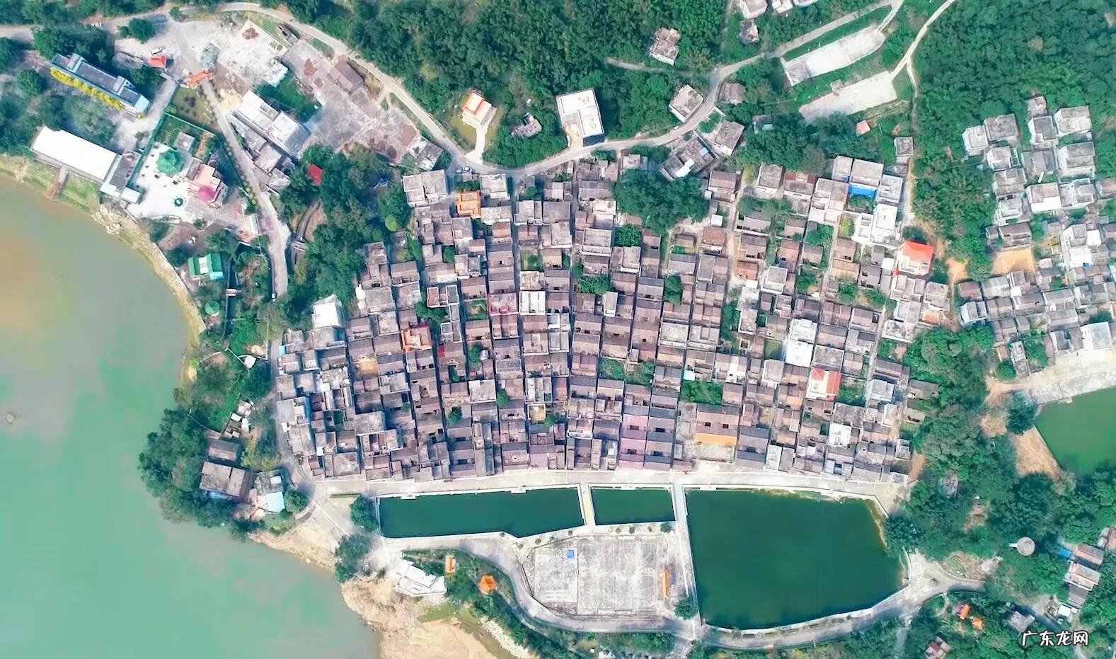 客厅天池 风水龙带天池