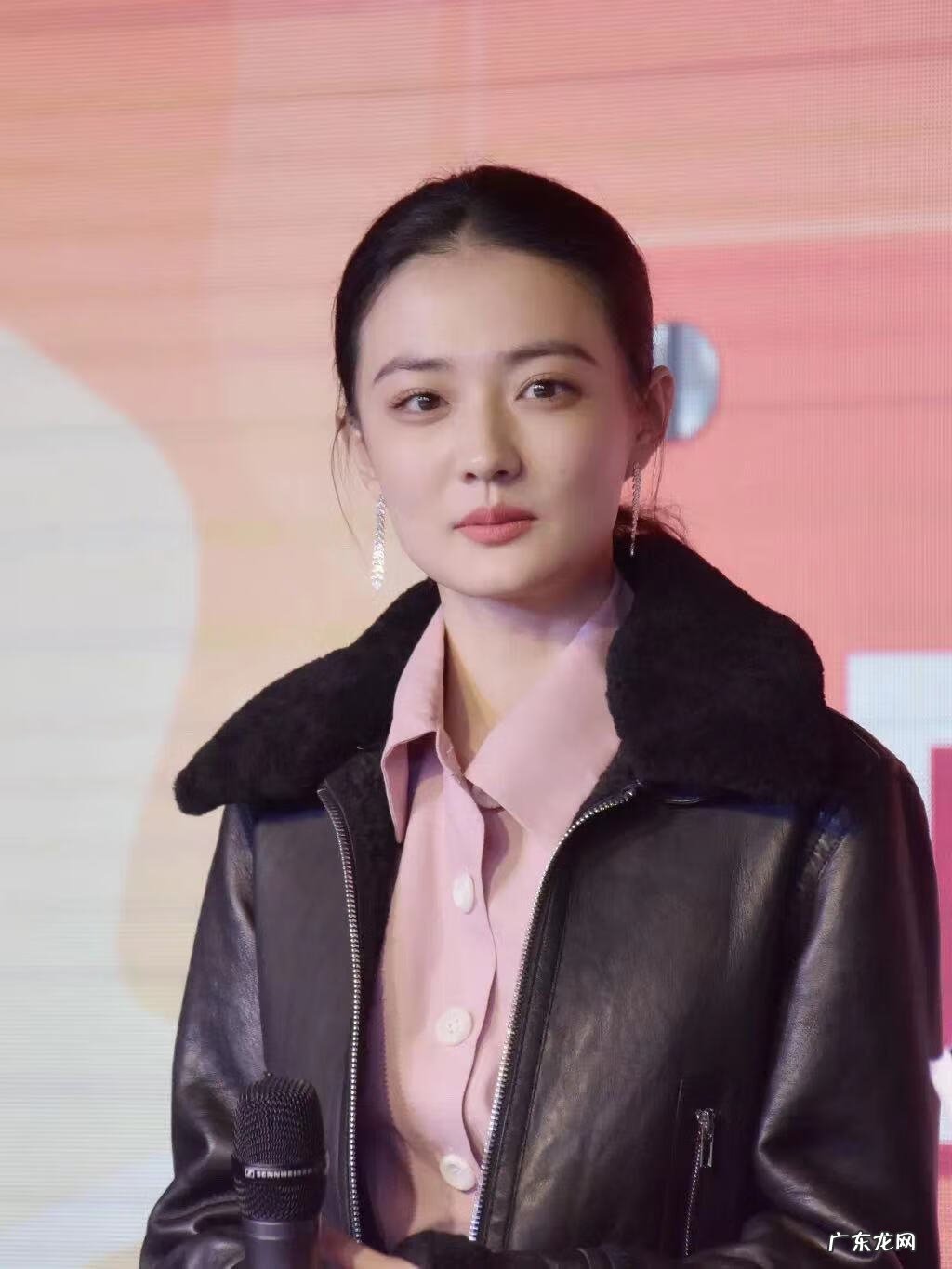 方脸中发发型图片2020 方脸造型图片