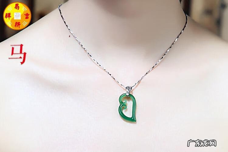 沙发墙挂画马有讲究吗 马挂件的风水