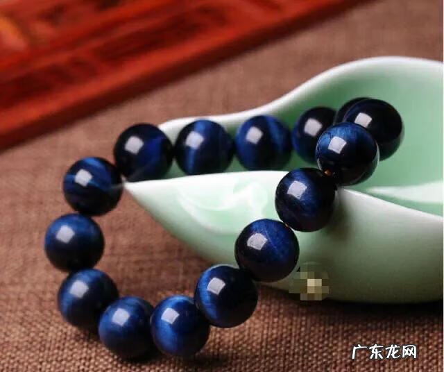 蓝虎眼石属于黑曜石吗 蓝虎眼石好还是黄虎眼石好