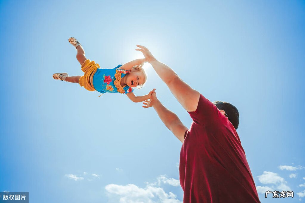 一岁宝宝长几颗牙齿正常 一岁宝宝身高体重标准是多少正常