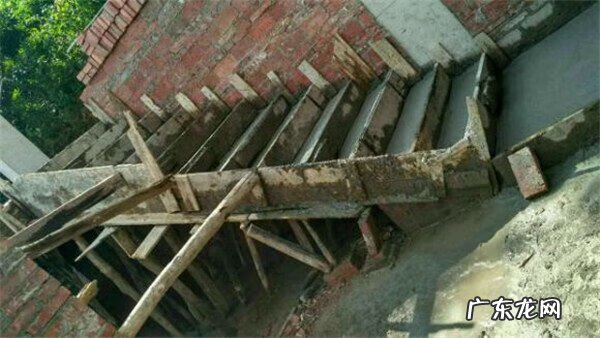 家里西北角风水代表什么 楼西北角风水是