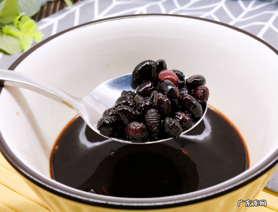 醋泡黑豆有什么好处 醋泡黑豆的功效与作用及用量