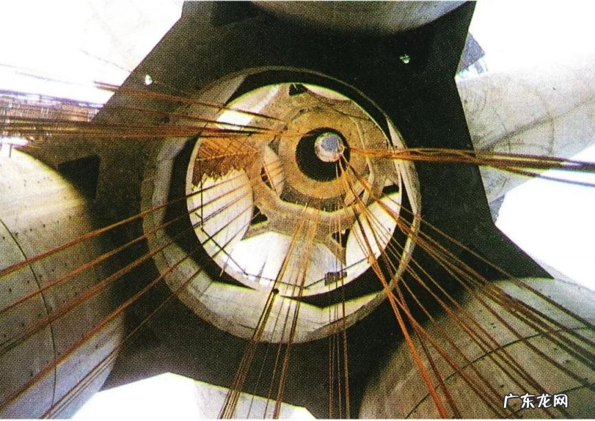 上海的东方明珠高多少米 东方明珠长多少宽多少