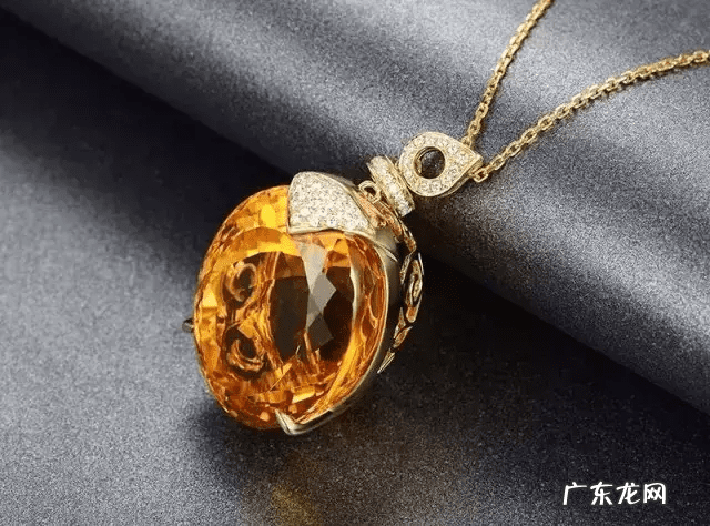 背什么颜色的包风水好 包选择什么颜色风水