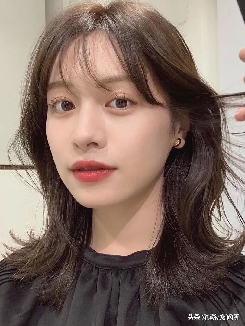 怎么自己扎头发 好看的发型怎么梳?