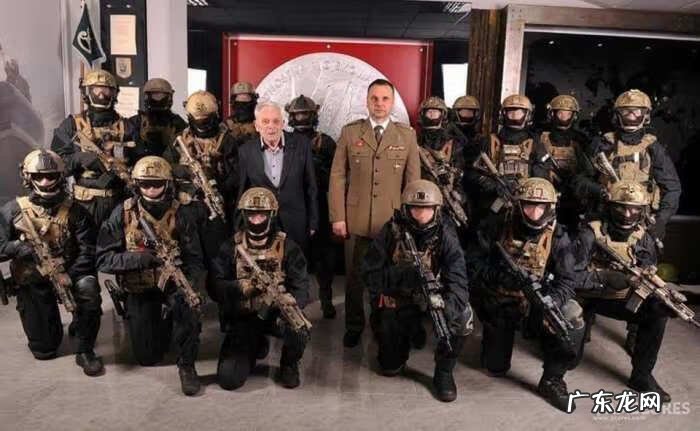 波兰雷鸣特种部队证件 雷鸣特种部队装备