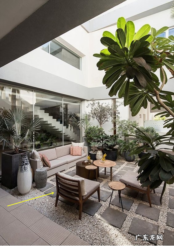 碎石铺路 碎石子铺路