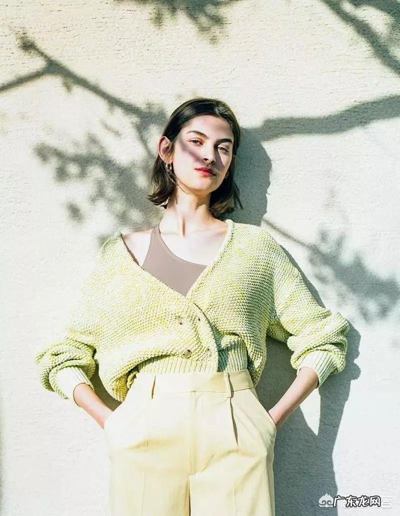 2019秋冬怎么搭配衣服比较时髦？