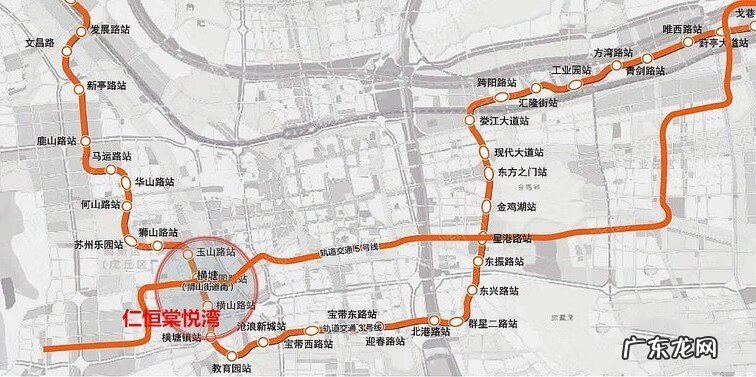 背山临水 房屋临水而建