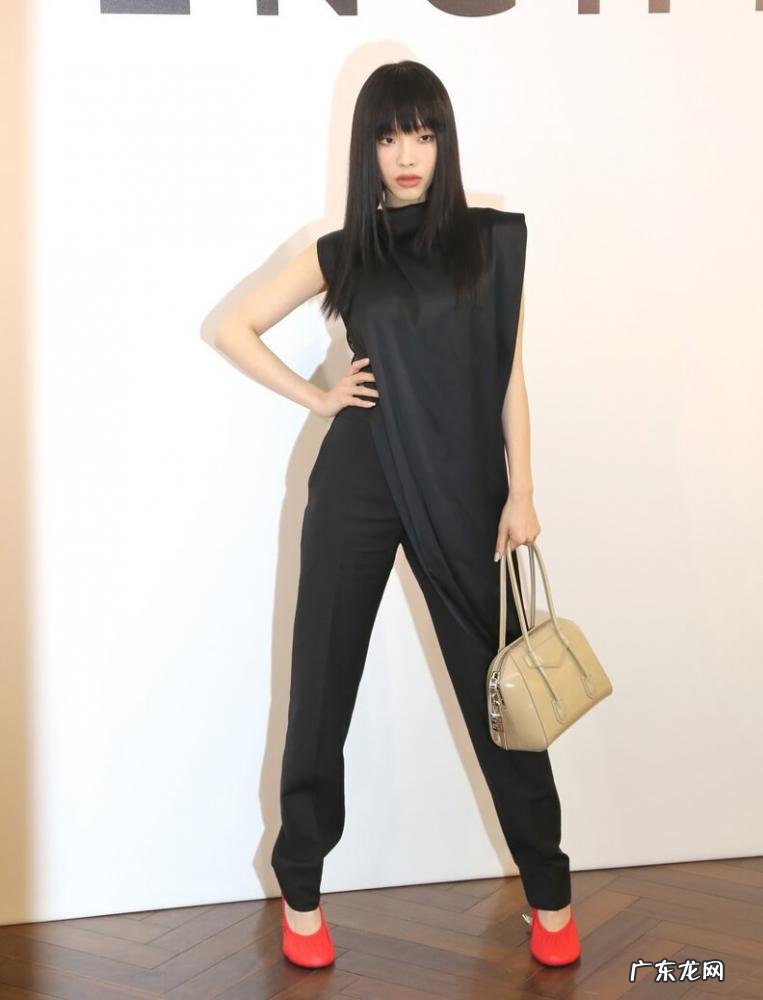 橙色鞋子的最佳搭配男 橘色衣服和什么颜色搭配好看