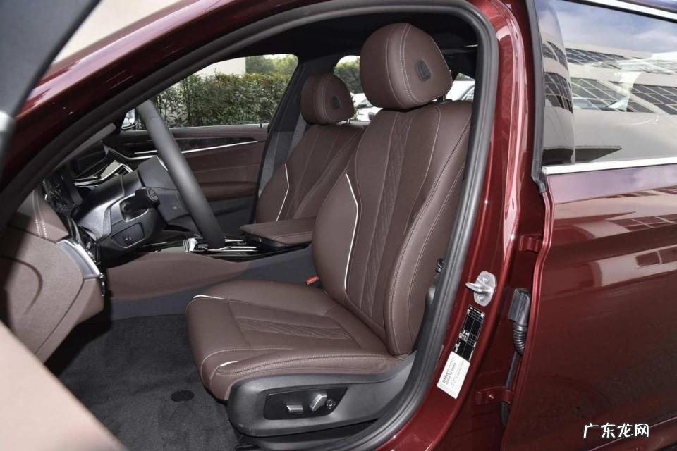 40万左右预算该怎么选 奥迪a6l新车报价2022款图片